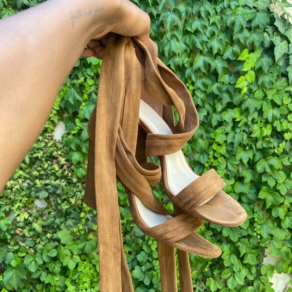 BROWN TIE UP HEELS